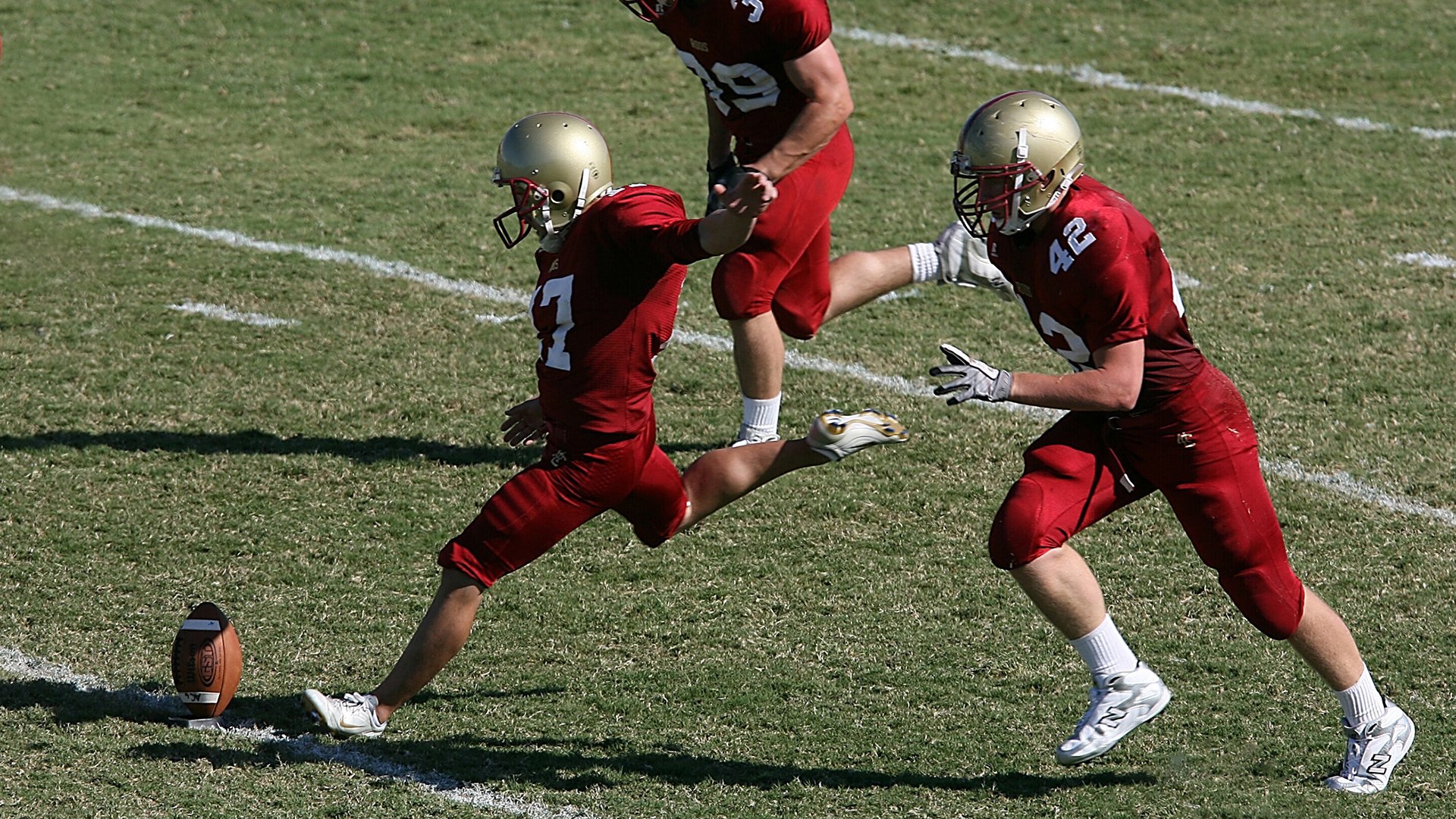 大牌转会解析：知名球员加盟背后的深层策略，球员转会排名