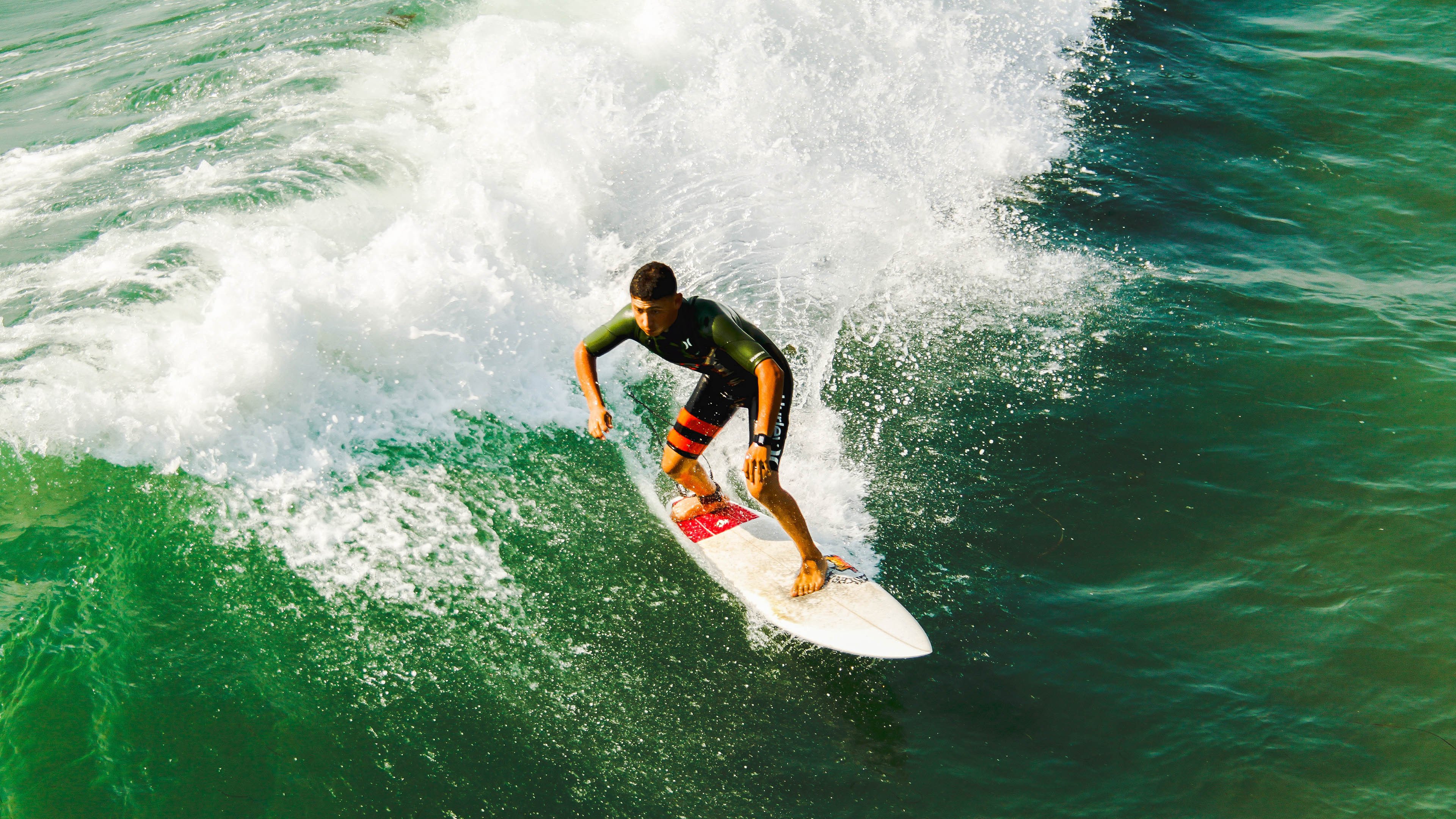 青少年足球赛事逐步实现多样化，激发不同层级运动热情，青少年足球运动蔚然成风